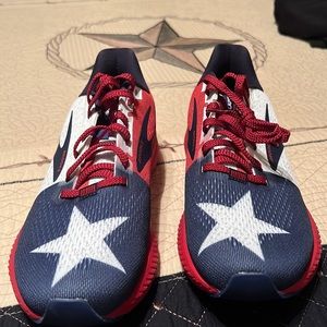 Brooks Launch 8 Running Shoe.  Texas Print